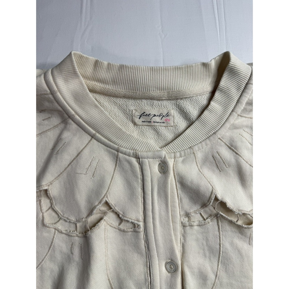 Free People Fluttercape Sweatshirt Laser Cut Ruffle Button Up Nila Cream XL RARE - Picture 3 of 9